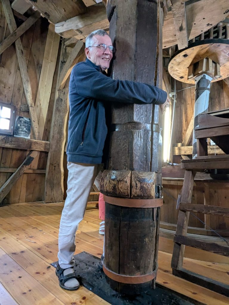 Herbstliches Ausflugserlebnis: Heimatfreunde Materborn veranstalten Planwagenfahrt zur Mühle Donsbrüggen