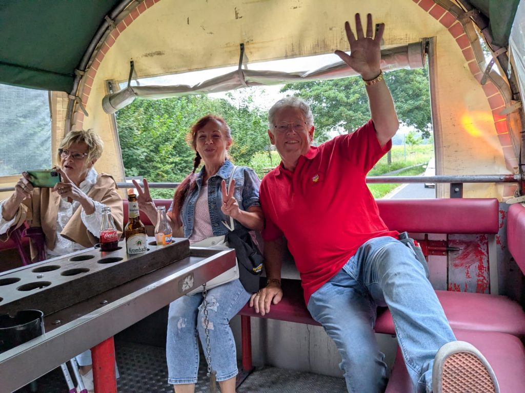 Herbstliches Ausflugserlebnis: Heimatfreunde Materborn veranstalten Planwagenfahrt zur Mühle Donsbrüggen